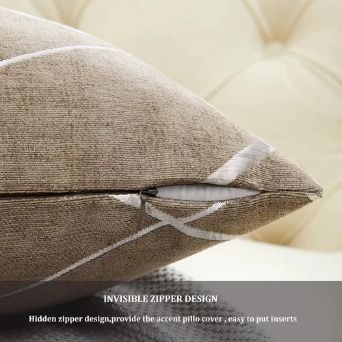 Vista 4 de GIGIZAZA - 2 paquetes de fundas de cojín de chenilla con rayas plateadas de jacquard para decoración de sofá