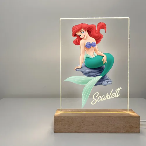 Vista 2 de Sirena bajo el mar base de madera de alta calidad, suave luz nocturna, lámpara de escritorio LED de princesa, letrero personalizado gratis con tu