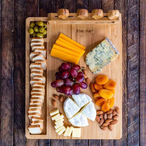 Vista 5 de Juego de tabla de queso de bambú y cuchillos de 14 x 11 pulgadas – Tabla de cortar queso de madera, bandeja de servir, juego de tabla de embutidos