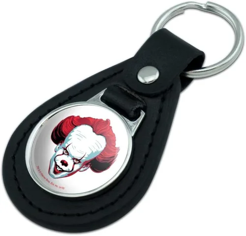 Vista 2 de Llavero de piel negra con texto en inglés Pennywise Come Home