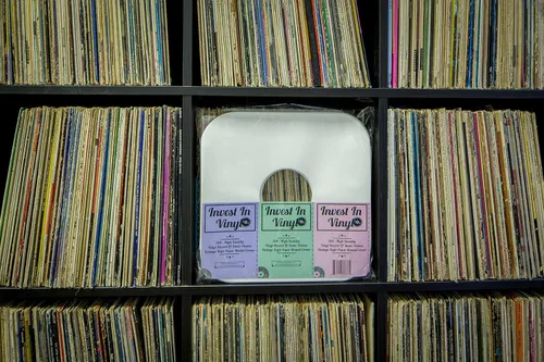 Vista 4 de Fundas interiores de disco de vinilo de 100 LP, papel blanco marfil, esquinas redondeadas, protección de 33 RPM, fundas de disco de 12 pulgadas