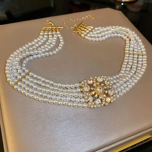 Vista 2 de Octwine Gargantilla corta con perlas de diamantes de imitación estilo bohemio de los años 20, Estrás Metal
