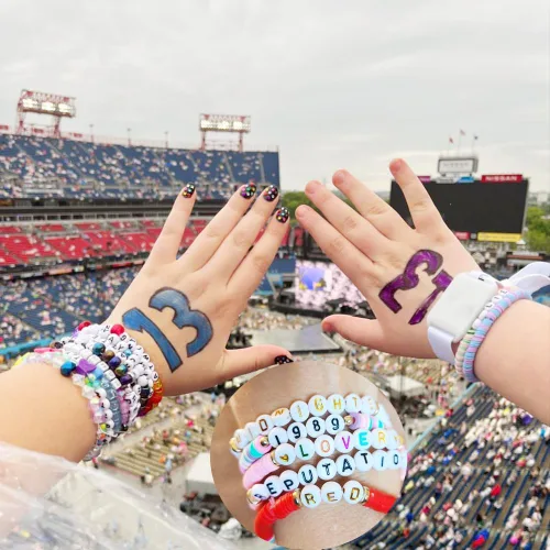Vista 2 de SROBENZ Juego de 16 pulseras de la amistad de Taylor TS 1989, pulseras inspiradas en álbumes, mercancía de concierto de Eras, joyería de regalo
