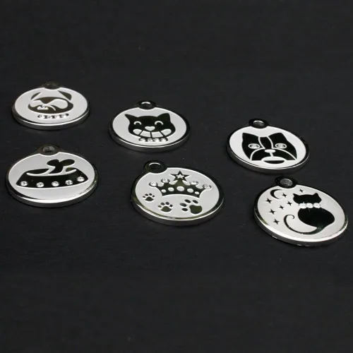Vista 2 de Placas personalizables para mascotas, de acero inoxidable, para perros y gatos. Grabado personalizable con cuatro líneas de texto, elegante
