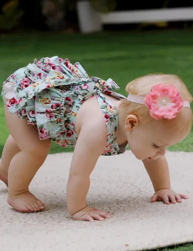 Vista 8 de Mameluco de verano con diseño floral y volantes para niña bebé, con diadema
