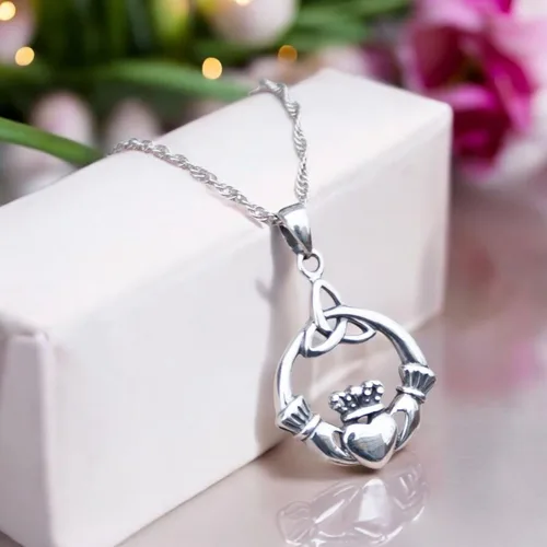 Vista 3 de 925 Sterling Silver Irish Claddagh Necklace - Trinity Celtic Knot Pendant with 20" Inch Chain - Hands Holding Heart Crown Charm - Love Celtic