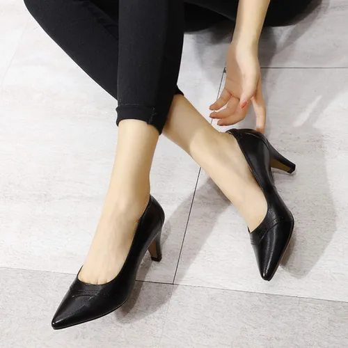 Vista 5 de Mona Flying Zapato de vestir cerrado de cuero para mujer. Tacón mediano. Puntera puntiaguda. Tacones altos para la oficina o fiestas., Negro, 9