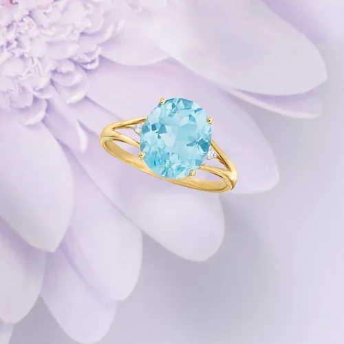 Vista 4 de Ross-Simons Anillo de topacio azul suizo de 5.50 quilates con detalles de diamantes en oro amarillo de 14 quilates