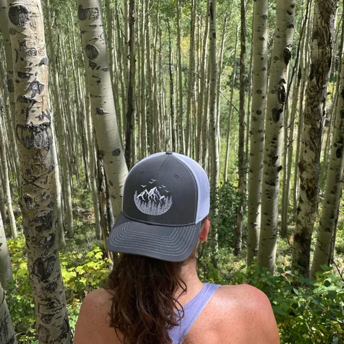 Vista 5 de HORN GEAR Trucker Hat - Edición de sombrero de montaña