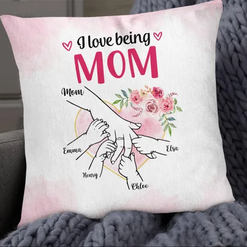 Vista 4 de Hands Holding Hand Floral Heart I Love Being Mom, Personalized Pillow, Gifts for Mom Mother from Kids Children Mothers Day Option 1