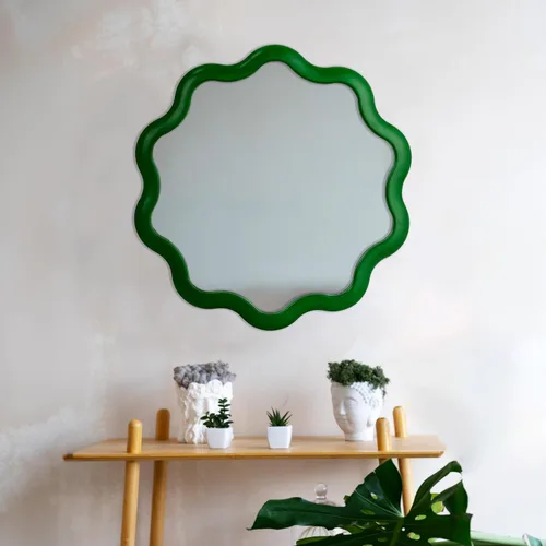 Vista 8 de Creative Co-Op Espejo de pared ondulado de madera festoneada, verde