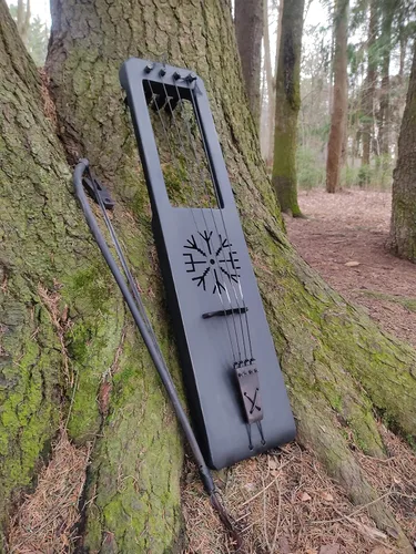 Vista 2 de Talharpa Alric Bass 5 (Taglharpa/Jouhikko) Lira escandinava