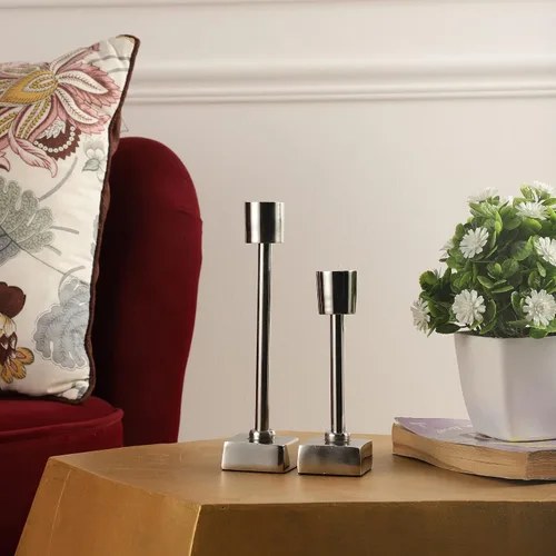 Vista 3 de Rely+ Juego de 2 portavelas plateados con forma cuadrada, soporte para mesa de café, centro de mesa, candelabros, decoración para el hogar, mantel
