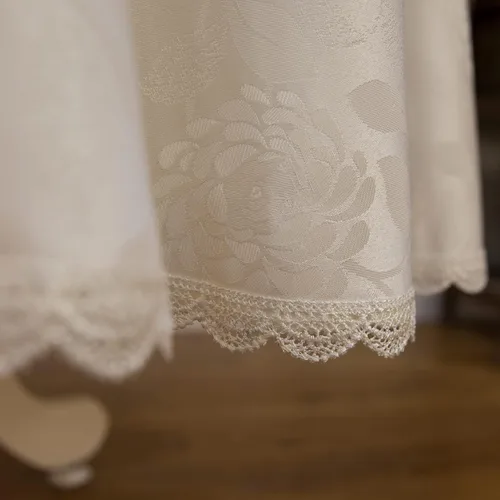 Vista 5 de GLORY SEASON Mantel redondo impermeable a prueba de derrames, de tela de damasco con ribete de encaje, para decoración de mesa de boda, cocina