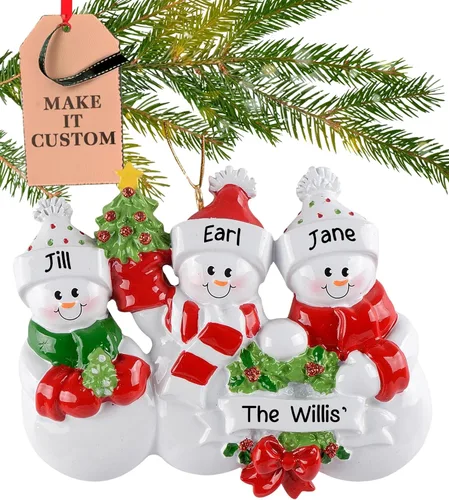 Vista 10 de Adorno personalizado para pareja 2025 Personalización gratuita las 24 horas Adornos de Navidad de muñeco de nieve grabados con láser para árbol