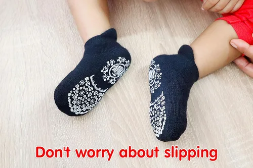 Vista 4 de RATIVE Calcetines antideslizantes con puños para bebés, niños y niñas
