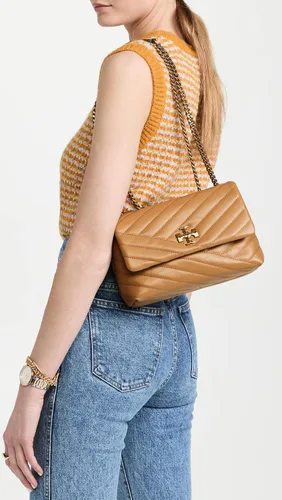 Vista 2 de Tory Burch Kira Chevron - Bolso de hombro convertible pequeño para mujer