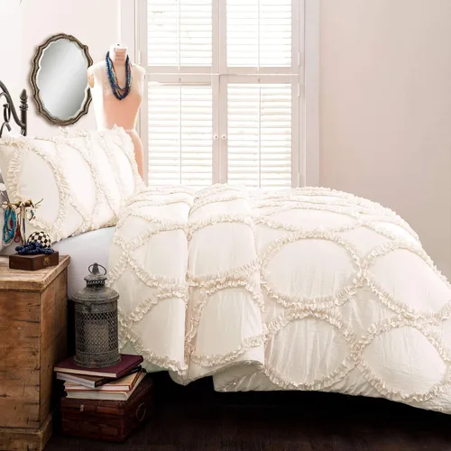 Vista 2 de Juego de edredón Lush Decor Avon, juego de 3 piezas, tamaño Full/Queen, color marfil - Juego de cama romántico estilo granja - Elegante ropa de cama