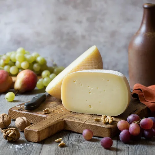 Vista 6 de Pecorino extra envejecido de Reggio Emilia Appenines 2 lbs - 0.9 kg - EMILIA FOOD LOVE Selected with love in Italy (Extra Aged, media rueda de queso)