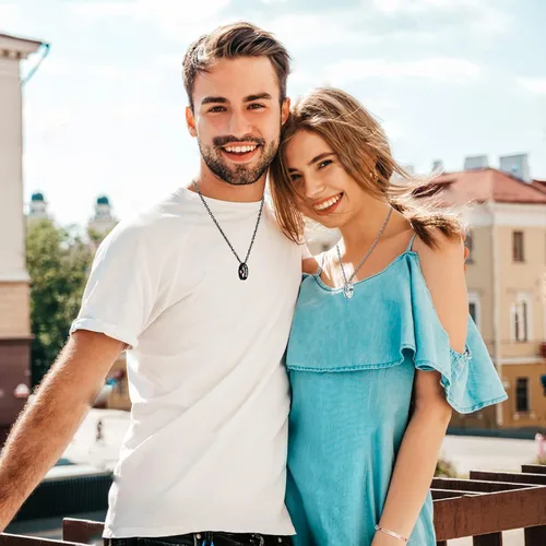 Vista 7 de MJartoria collares a juego para parejas para él y ella dijes de anillo grabados con diamantes de imitación regalo para novio y novia