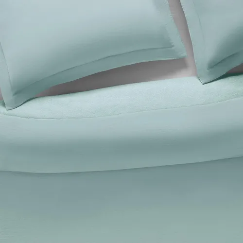 Vista 4 de Serta Juego de edredón reversible de 3 piezas con fundas de almohada para todas las estaciones, matrimonial/queen, éter