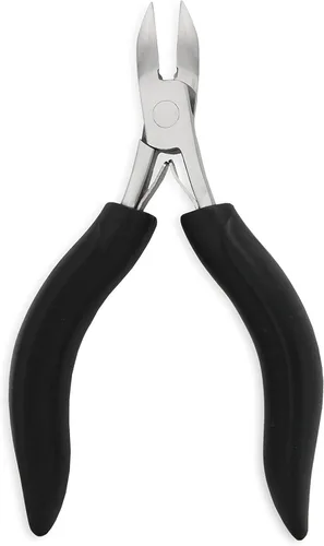Vista 2 de Amazon Basics Cortaúñas para uñas gruesas con agarre cómodo, herramienta de cuidado de uñas fácil de usar, color negro