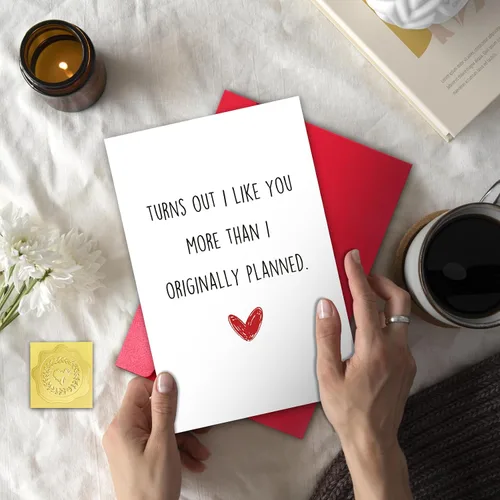 Vista 4 de TQDaiker Divertida tarjeta de aniversario para marido, novio, preciosa tarjeta del día de San Valentín de esposa, novia, tarjeta de amor para él