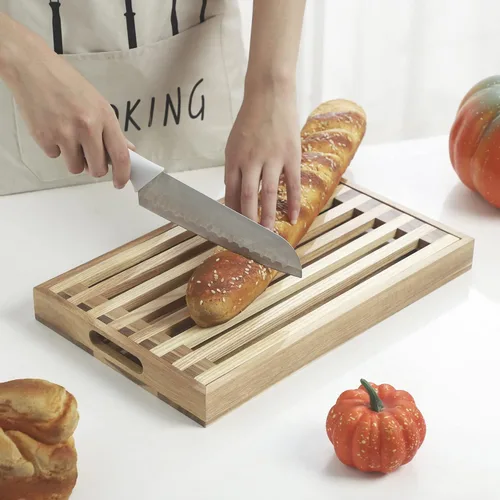 Vista 2 de Tabla de cortar de pan rectangular de madera con bandeja de migas incorporada para pan, verduras, carne, marrón, 2.58 libras