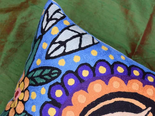 Vista 7 de Frida - Funda de almohada inspirada en el collar de arte mexicano, funda de almohada floral bordada a mano con arte hispano, cojín para silla, cojín