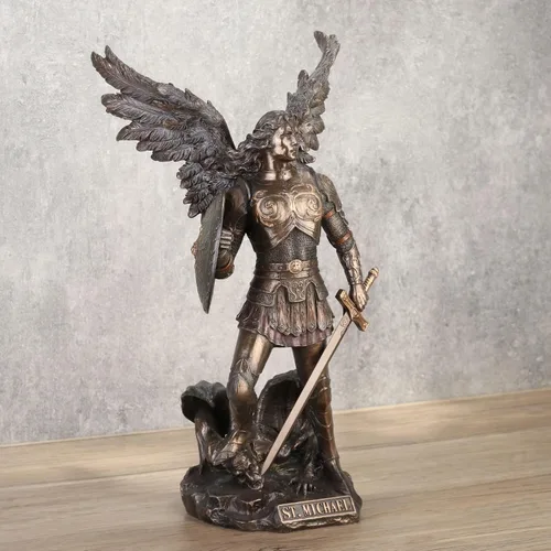 Vista 5 de San Miguel de 12.75 pulgadas de pie en el demonio con la estatua de espada y escudo