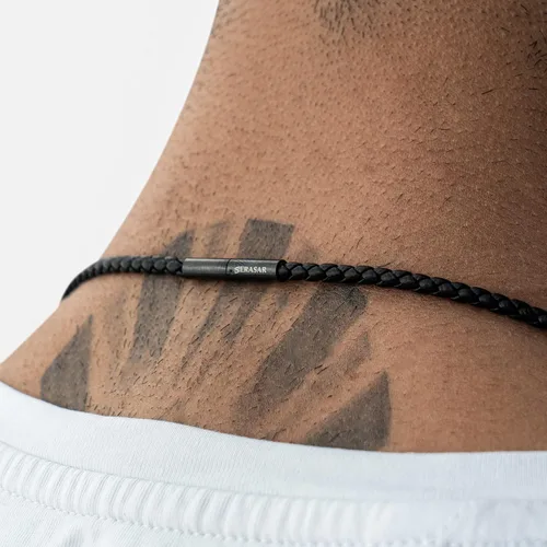 Vista 7 de SERASAR Collar de cuero de primera calidad para hombre, colgante de acero inoxidable, cierre seguro, tres colores, caja de joyería incluida
