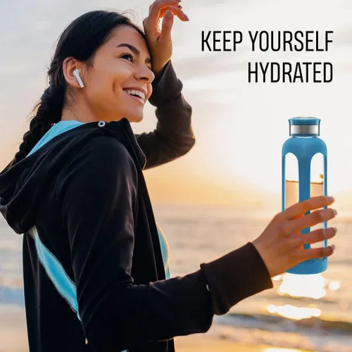 Vista 5 de Botella de agua Swig Savvy, resistente a la rotura, de vidrio de borosilicato, con funda protectora de silicón Sin BPA, duradera y elegante.