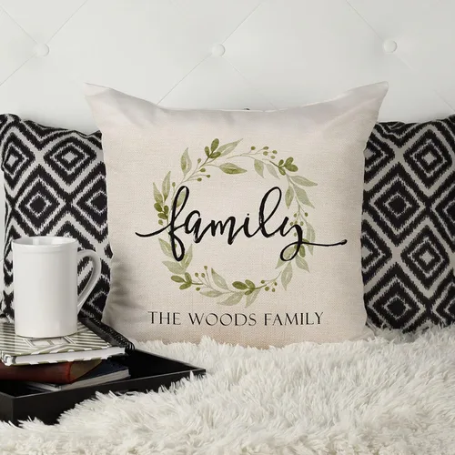 Vista 3 de MRC Wood Products Almohada personalizada con nombre de familia de 16 x 16 pulgadas, funda de cojín personalizada para decoración del hogar y regalo