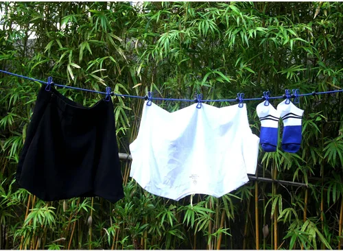 Vista 3 de HAWATOUR Clothesline - Equipo de campamento, tendedero retráctil portátil con 12 pinzas para la ropa para viajes y vehículos recreativos, accesorios