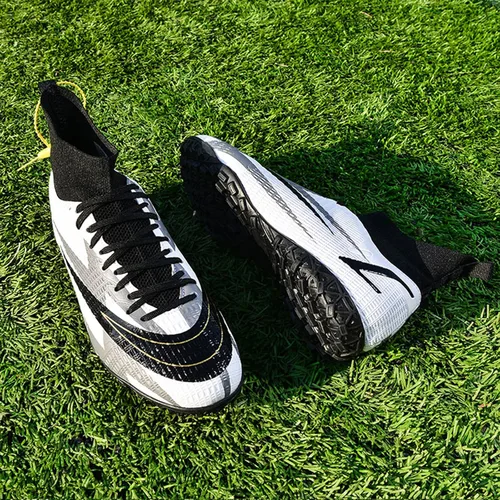 Vista 4 de Zquaus Botas de fútbol para hombre, zapatos de fútbol, zapatos de punta, zapatillas de deporte cómodas para adultos, atlético, al aire