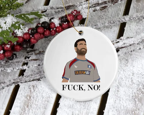 Vista 2 de MT Gifts Adorno navideño de Roy Kent – Regalo divertido para todos los amantes de Ted Lasso en estas fiestas impresas en ambos lados, color blanco