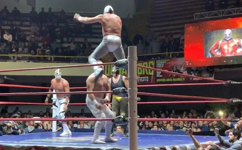 Vista 6 de EL HIJO DEL SANTO Máscara - Máscara Adulto - Del Luchador MexicanoLuchador - Hecho a mano en México - Para disfraz de fiesta - Mascara de Lucha