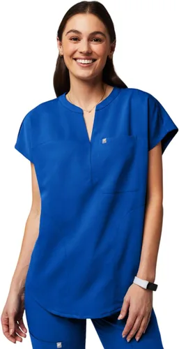 Vista 11 de Fabletics Camiseta médica Evolve de 3 bolsillos para mujer con un ajuste de gran tamaño, MotionTech, elástica en 4 direcciones, resistente a