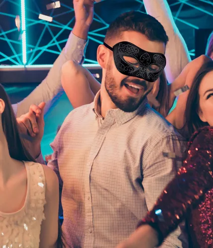 Vista 5 de SIQUK Máscaras de máscaras para parejas con palo, máscara veneciana de metal en un palo, máscara de disfraz de Halloween, máscara de Mardi Gras