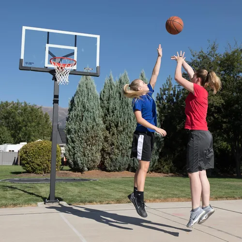 Vista 9 de Lifetime Bolt-Down Basketball Hoop System, 60-Inch Glass Backboard Transparente