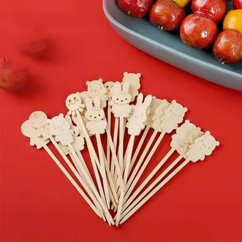 Vista 8 de Pinchos de bambú natural de dibujos animados para aperitivos de alimentos de 3.5 4.7 pulgadas, palillos de madera para cóctel, bocadillos de frutas