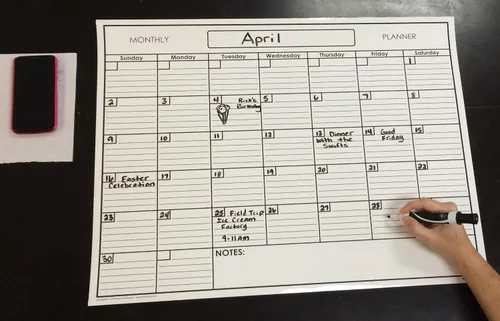 Vista 4 de Calendario de pared SwiftGlimpse blanco reusable para un mes, Se borra con paño húmedo, Planificador laminado de pared