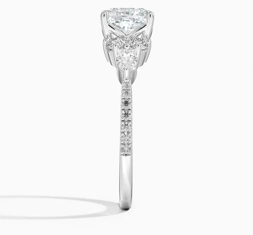 Vista 2 de IGI - Anillo de compromiso de diamante creado en laboratorio de 2.06 quilates con cuatro puntas de excelente talla, con marquesa lateral y diamantes