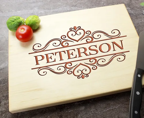 Vista 5 de Tabla de cortar personalizada con grabado Mr Ms - Madera personalizada grabada