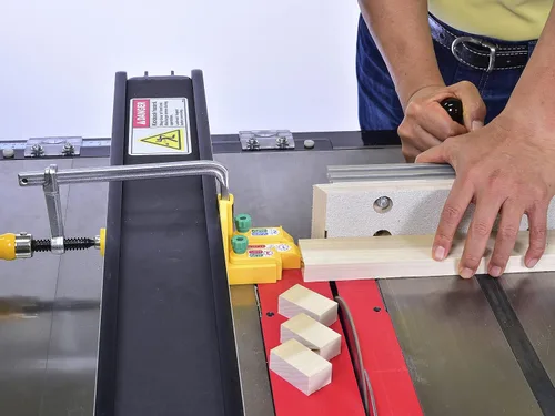Vista 2 de MATCHFIT dado Stop por MICROJIG. Accesorio para pinzas Matchfit Dovetail.