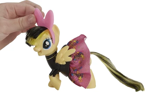 Vista 7 de My Little Pony: La película Sparkling & Spinning Skirt Songbird Serenade