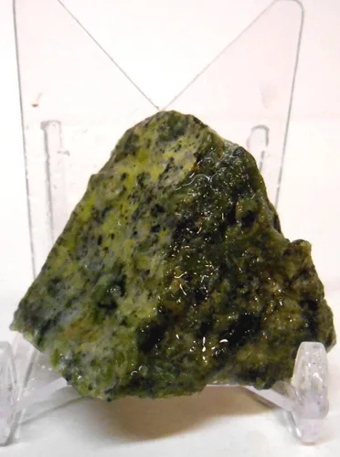 Vista 4 de Rockhound's First Choice Rock Tumbler - Kit de recambio de gemas – Jade nefrita natural en bruto de Perú, verde gemmy, 4 onzas
