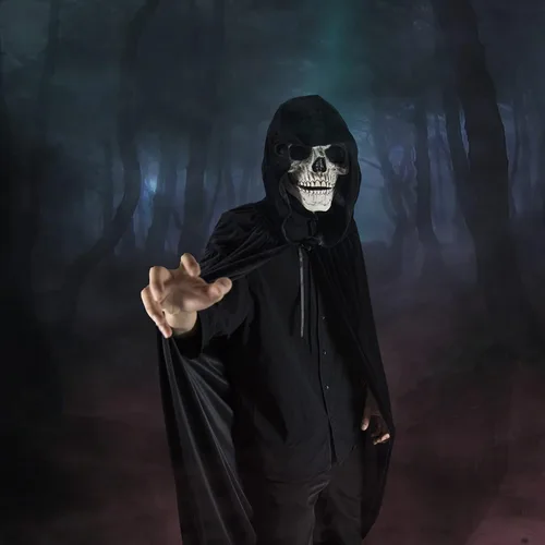 Vista 6 de MiiDD Hooded Cloak Unisex Full Long Velvet Cape Witch Cloak with Hood Raven Cosplay Men Women for Halloween Costumes