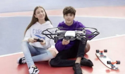 Vista 2 de DJI Tello dron con cámara de 720P, tomas EZ - 13 minutos de tiempo de vuelo - acrobacias 8D - pedido anticipado