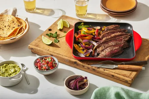 Vista 5 de Le Creuset Parrilla cuadrada de hierro fundido esmaltado, 9.5 pulgadas, Caribe
